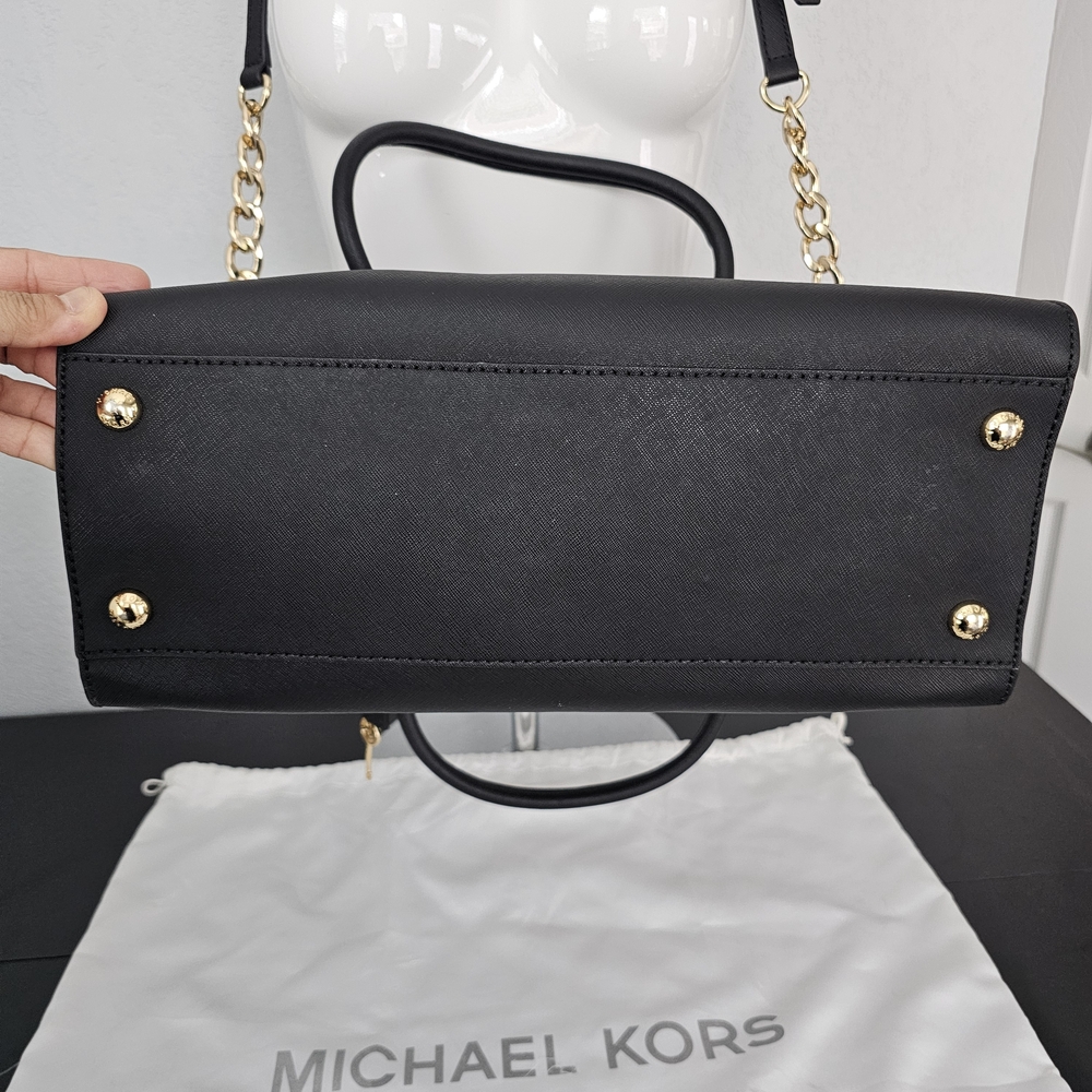 Michael Kors Black Hampton Leather Handbag - Picture 12 of 17